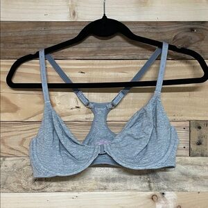 Victoria's Secret size 38C Underwire Gray Color Bra with Front Closure